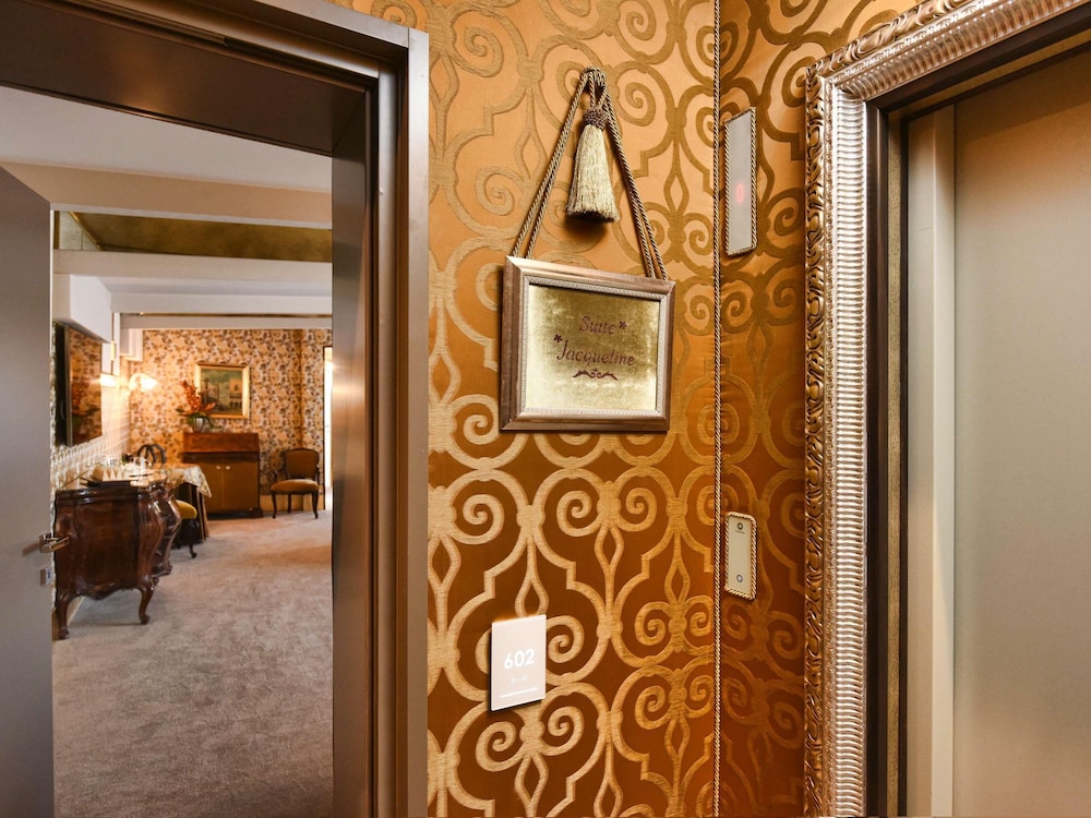 Suite Presidencial con terraza privada y jacuzzi del hotel Hotel Papadopoli Venezia - MGallery Collection. Foto 6