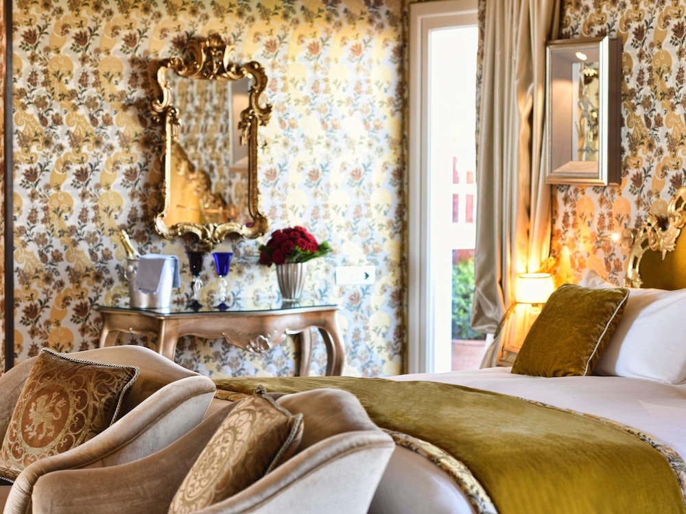 Suite Presidencial con terraza privada y jacuzzi del hotel Hotel Papadopoli Venezia - MGallery Collection. Foto 8