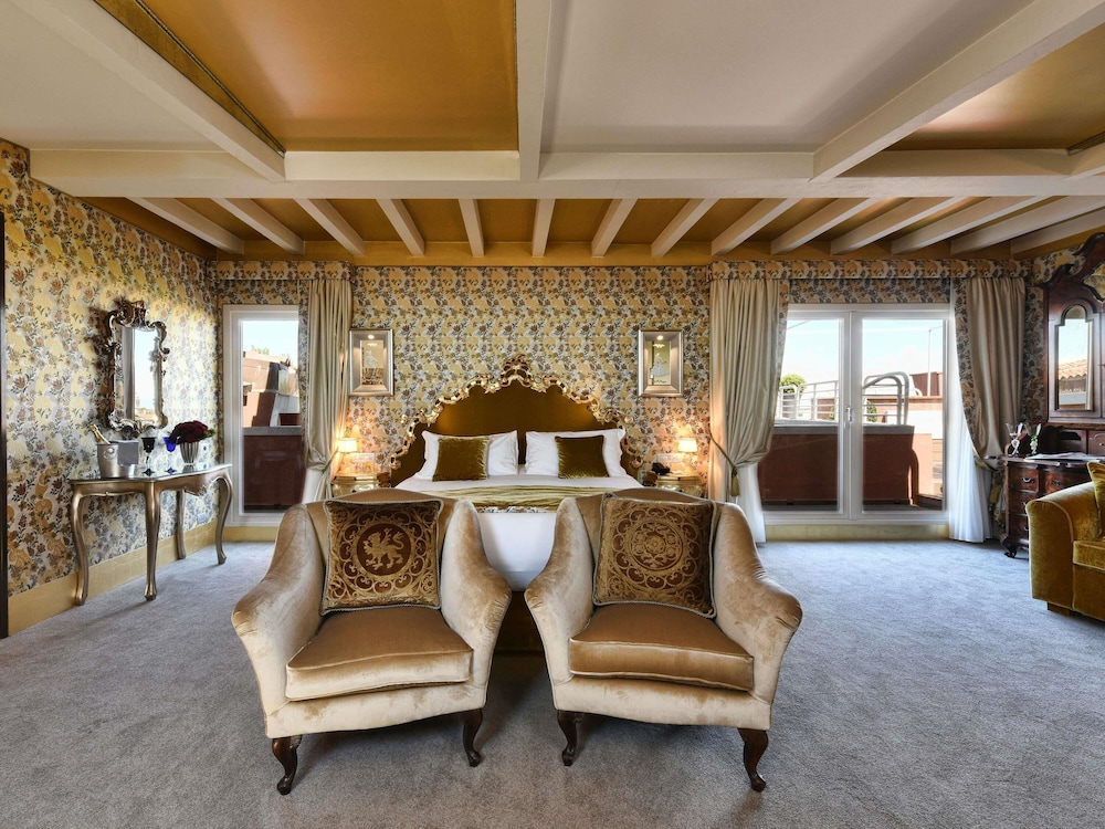 Suite Presidencial con terraza privada y jacuzzi del hotel Hotel Papadopoli Venezia - MGallery Collection. Foto 9