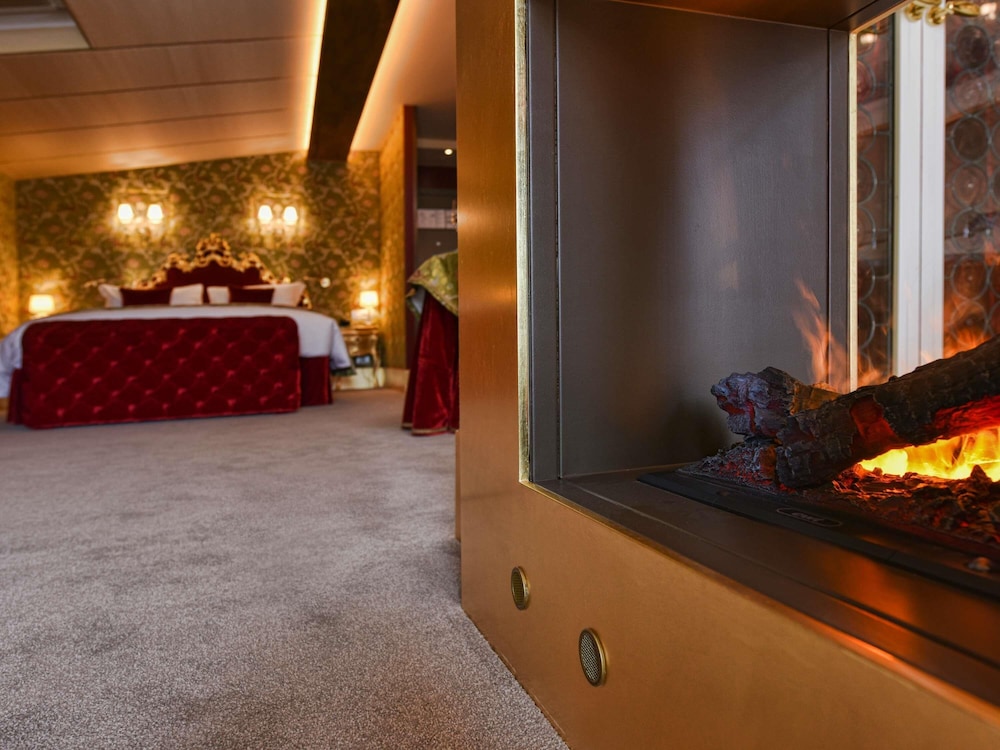Suite Ejecutiva con terraza privada y vistas a la ciudad del hotel Hotel Papadopoli Venezia - MGallery Collection. Foto 9