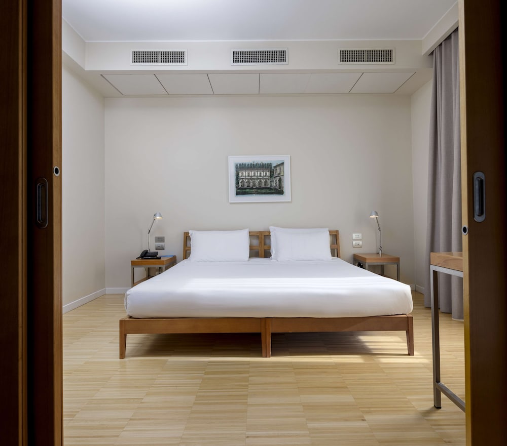 Suite junior, 1 cama de matrimonio grande del hotel Best Western Plus Bologna. Foto 9