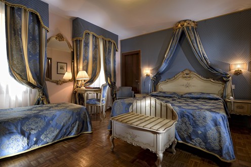 Habitación Triple del hotel Royal San Marco. Foto 2