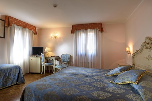 Habitación Triple del hotel Royal San Marco. Foto 3