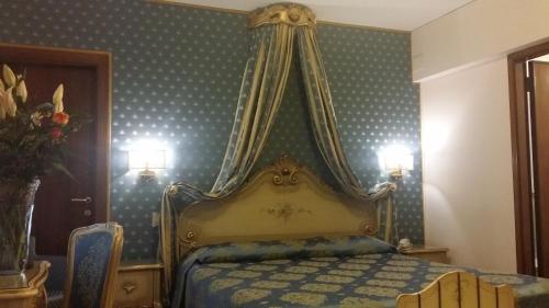 Habitación Triple del hotel Royal San Marco. Foto 5