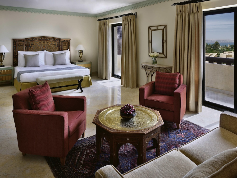 Suite presidencial, 1 cama doble del hotel Mövenpick Dead Sea Jordan