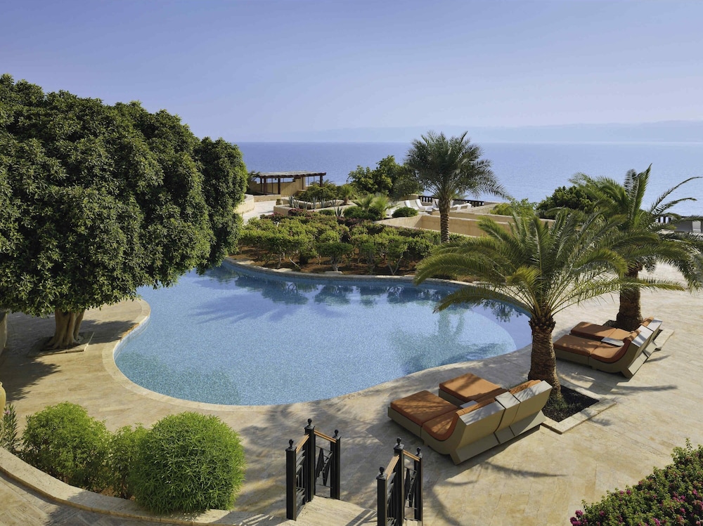 Villa Royal, vistas al mar del hotel Mövenpick Dead Sea Jordan. Foto 2