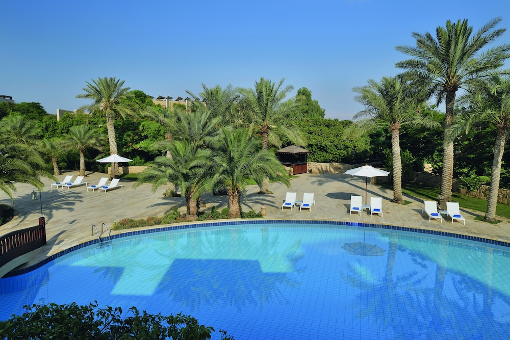 Villa Royal, vistas al mar del hotel Mövenpick Dead Sea Jordan. Foto 5