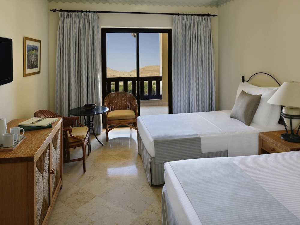 Habitación clásica con 2 camas individuales, 2 camas individuales del hotel Mövenpick Dead Sea Jordan