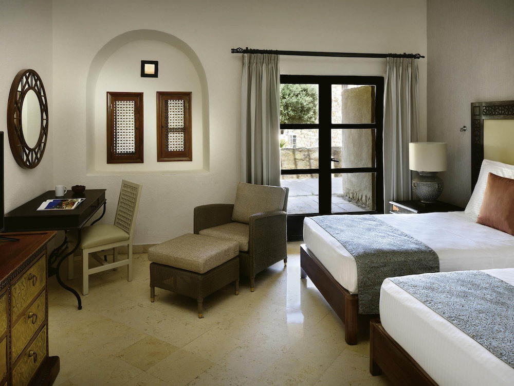 Habitación Premium con 2 camas individuales, 2 camas individuales, vistas al mar del hotel Mövenpick Dead Sea Jordan. Foto 2