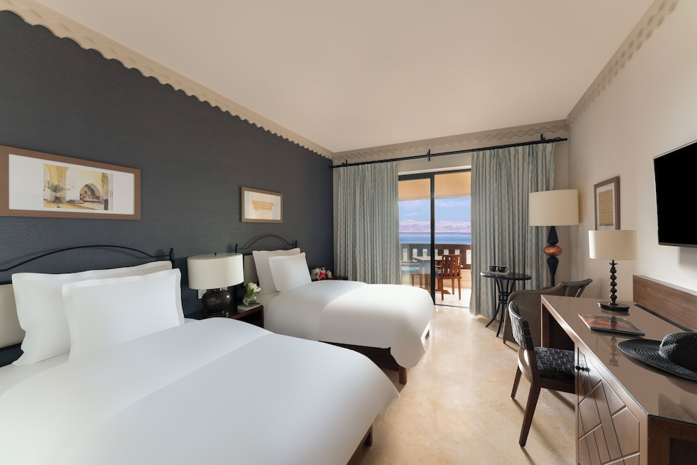 Habitación superior con 2 camas individuales, 2 camas individuales del hotel Mövenpick Dead Sea Jordan. Foto 2