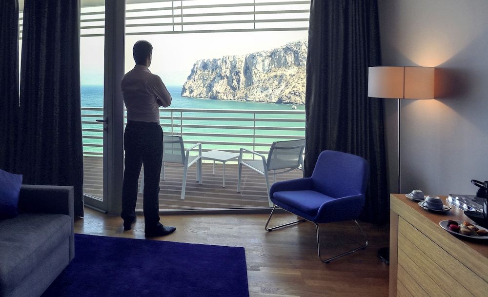 Apartamento de 2 dormitorios con balcón con vistas al mar del hotel Mercure Quemado Resort. Foto 1