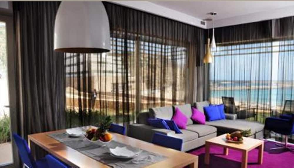 Apartamento de 1 dormitorio con balcón con vistas al mar del hotel Mercure Quemado Resort. Foto 10