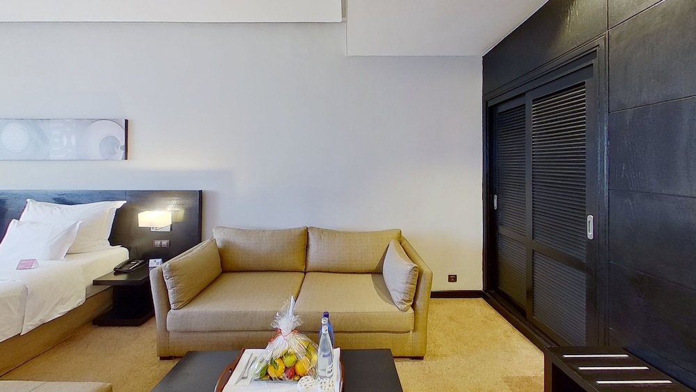 Habitación Deluxe, 1 cama de matrimonio grande del hotel Movenpick Casablanca. Foto 11