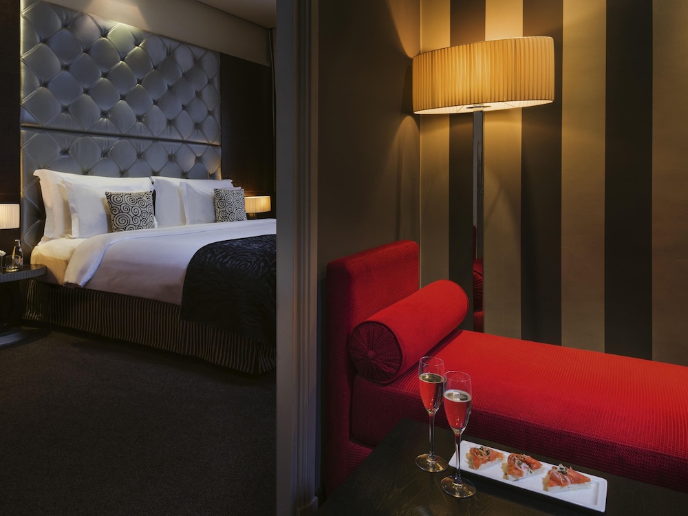 Suite junior, 1 cama de matrimonio grande del hotel Movenpick Casablanca. Foto 4