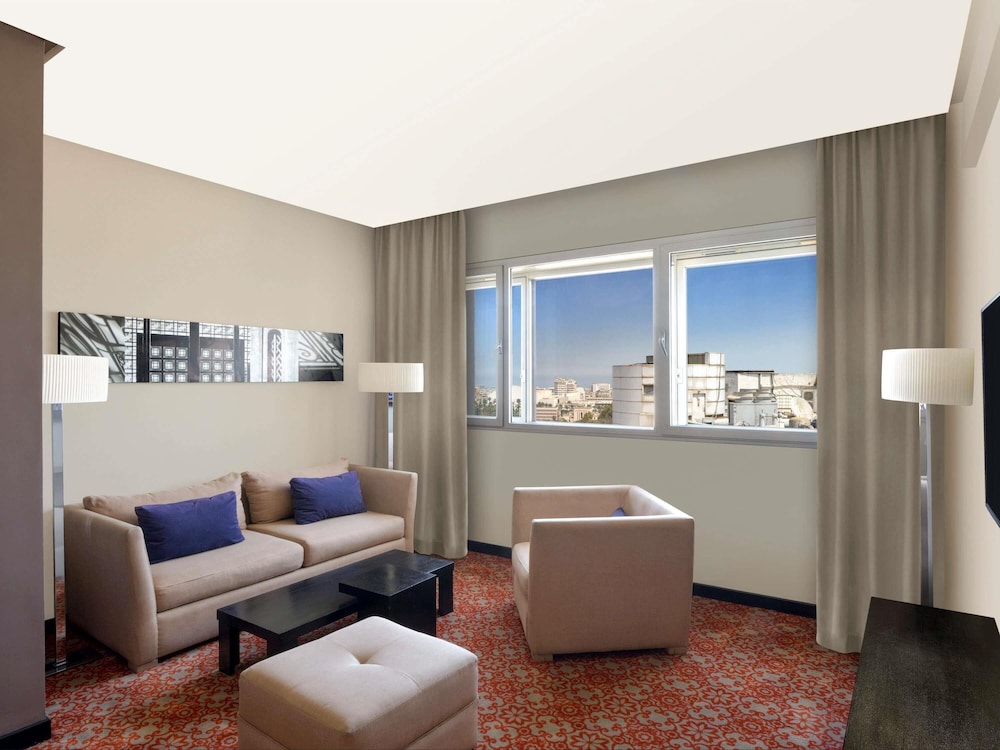 Suite junior, 1 cama de matrimonio grande del hotel Movenpick Casablanca. Foto 7
