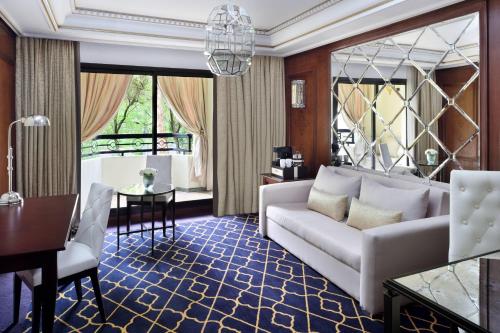 Suite Familiar de 1 dormitorio con balcón y vistas al jardín - 2 niveles del hotel Fes Marriott Jnan Palace. Foto 1