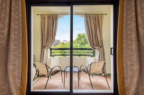 Habitación Deluxe con vistas al jardín - 2 camas individuales del hotel Fes Marriott Jnan Palace. Foto 2