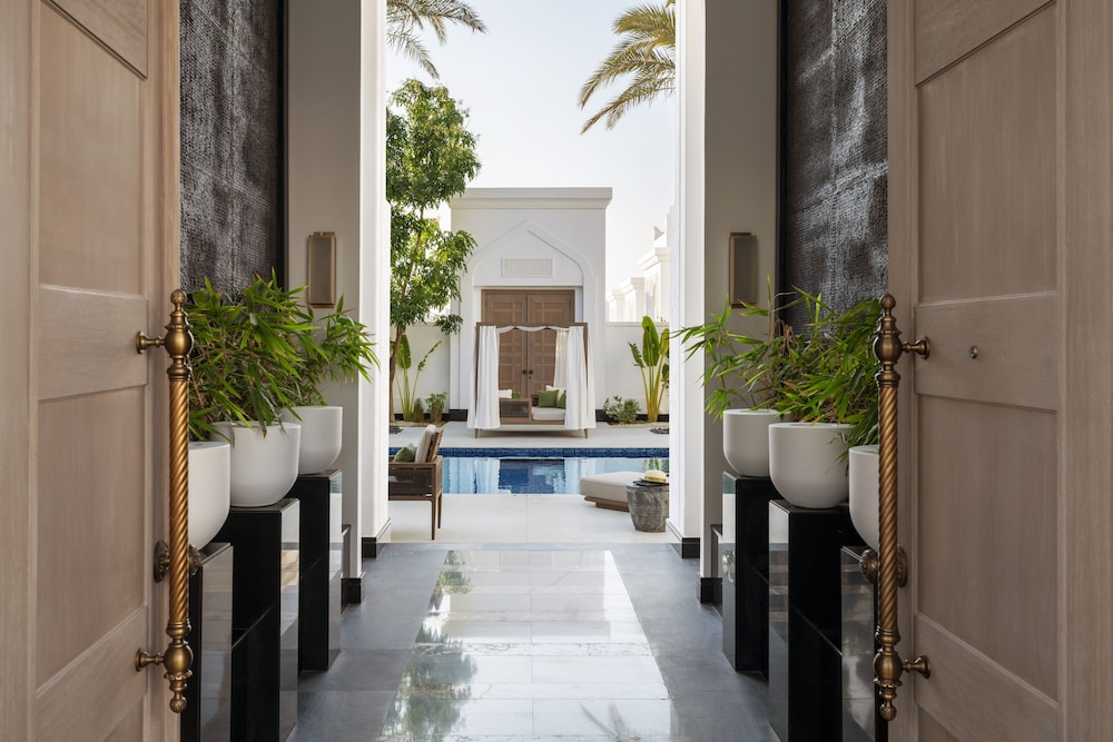 Villa Premium de tres dormitorios con piscina privada del hotel Raffles Al Areen Palace Bahrain. Foto 2