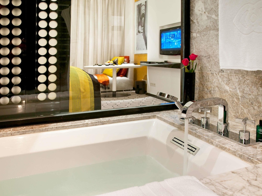 HABITACIÓN SUPERIOR, 1 Cama King del hotel Sofitel Rabat Jardin Des Roses. Foto 5