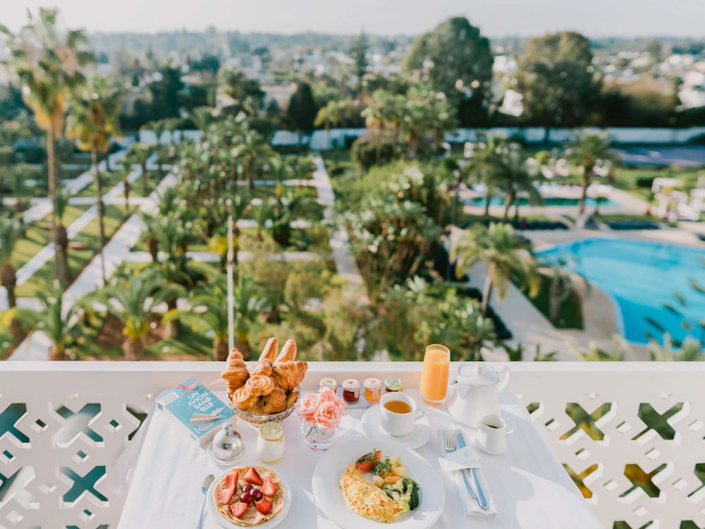 HABITACIÓN LUXURY, 1 Cama King del hotel Sofitel Rabat Jardin Des Roses. Foto 3