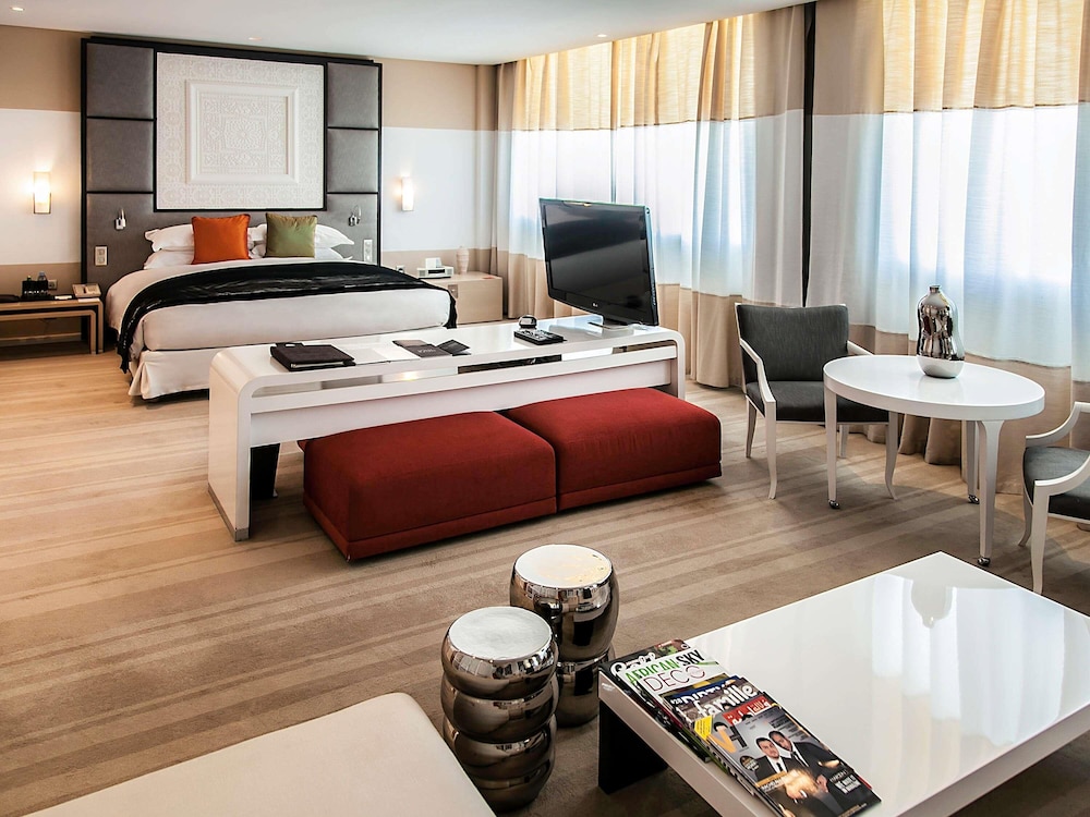 SUITE JUNIOR, 1 Cama King, Acceso Club Millésime del hotel Sofitel Rabat Jardin Des Roses. Foto 4