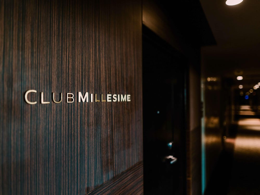 SUITE JUNIOR, 1 Cama King, Acceso Club Millésime del hotel Sofitel Rabat Jardin Des Roses. Foto 6