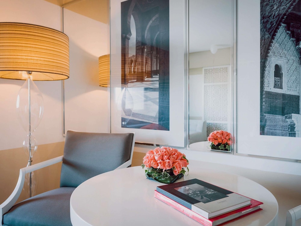 SUITE JUNIOR, 1 Cama King, Acceso Club Millésime del hotel Sofitel Rabat Jardin Des Roses. Foto 9