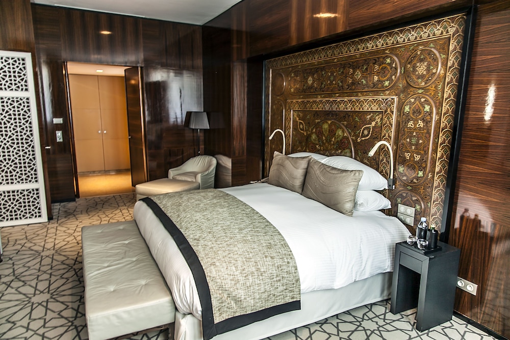 SUITE PRESTIGE, 1 Cama King, Acceso Club Millésime del hotel Sofitel Rabat Jardin Des Roses. Foto 3