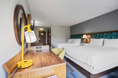 Habitación para no fumadores - 2 camas grandes del hotel Hampton Inn Ridgefield Park. Foto 1