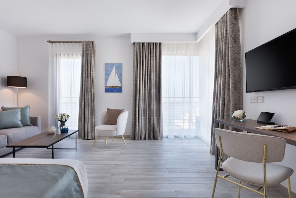Sunny's Suite with Sea View del hotel 1926 Le Soleil & Spa