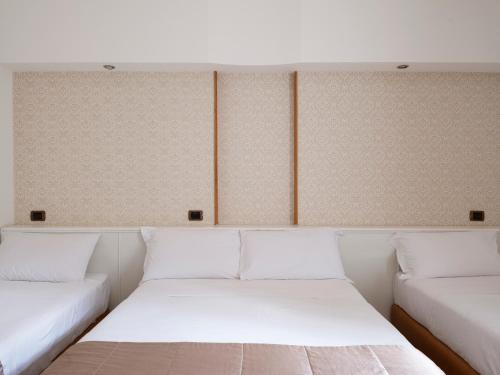Habitación Cuádruple del hotel Grand Europa. Foto 11