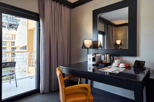 Suite Junior con acceso al Club Lounge del hotel Intercontinental Malta. Foto 2