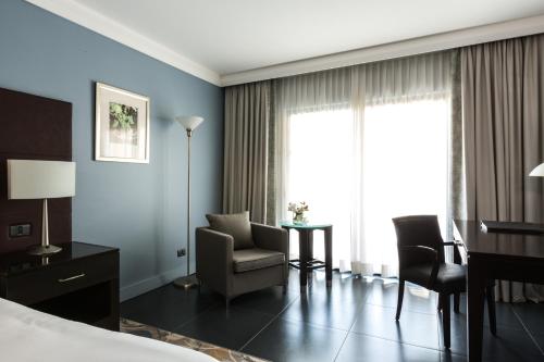 Suite Junior con acceso al Club Lounge del hotel Intercontinental Malta