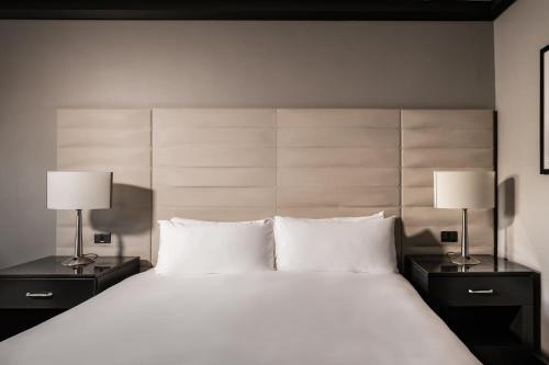 Classic King Room with Pool View - Club Lounge Access del hotel Intercontinental Malta. Foto 1