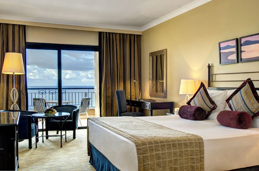 Habitación ejecutiva, 1 cama de matrimonio, vistas al mar del hotel Corinthia St George's Bay Malta