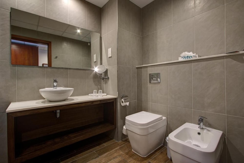 Habitación Deluxe, 1 cama de matrimonio grande, vistas al mar del hotel Vivaldi. Foto 6