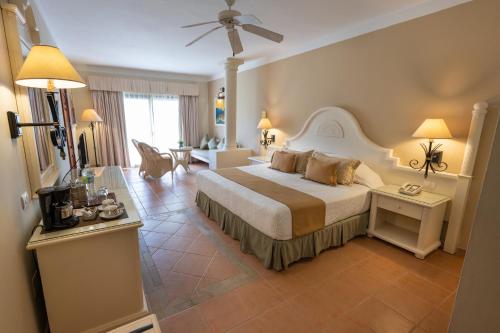 Suite Junior Superior del hotel Bahia Principe Grand Turquesa - All Inclusive. Foto 2
