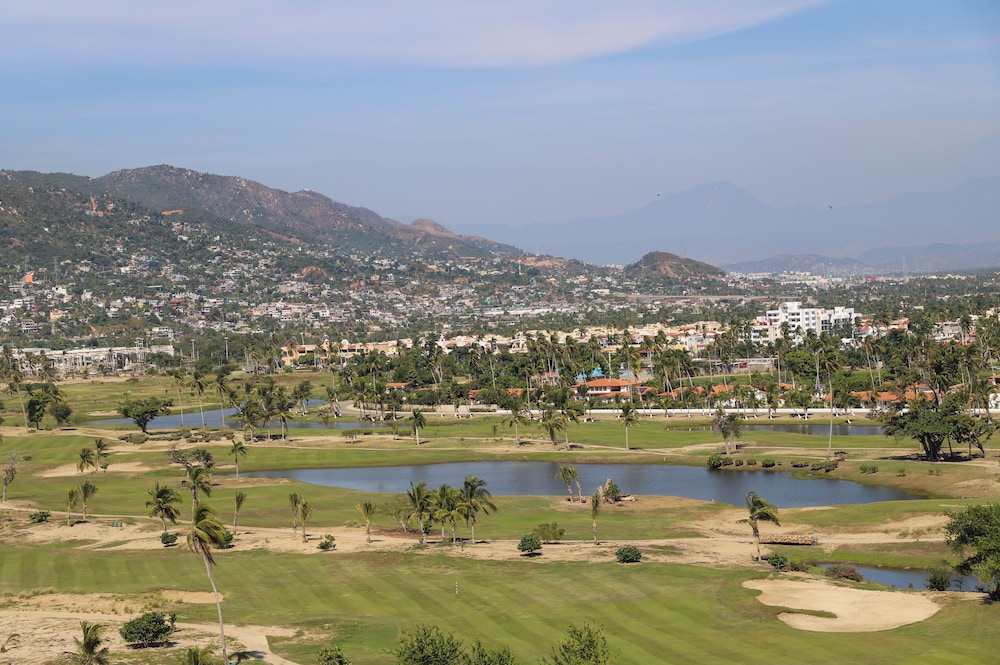Platinum Vista al Campo de Golf Doble del hotel Princess Mundo Imperial