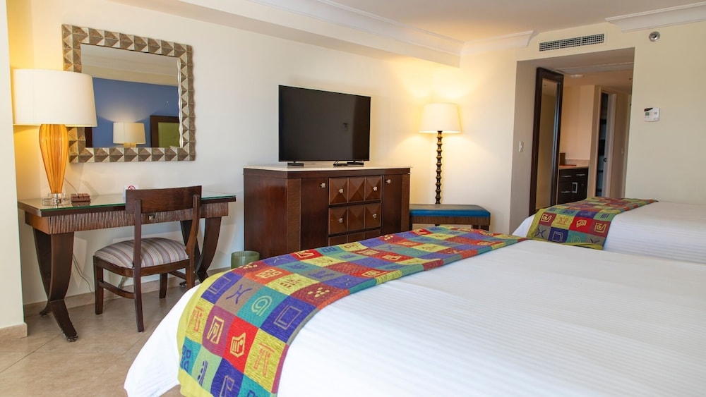 Platinum Vista al Mar Doble del hotel Princess Mundo Imperial