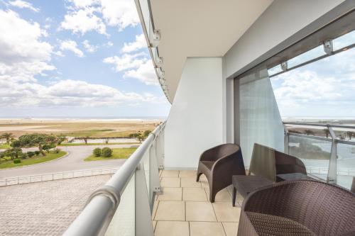 Habitación Doble Estándar con vistas al mar - 1 o 2 camas del hotel Eurostars Oasis Plaza. Foto 2