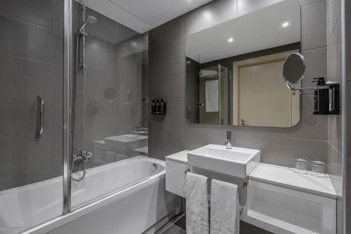 Suite Deluxe con vistas a la ciudad del hotel Eurostars Oasis Plaza