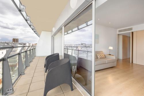 Suite con vistas al mar del hotel Eurostars Oasis Plaza. Foto 4