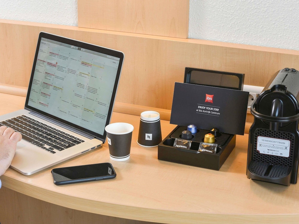 Habitación Premium con espacio adicional, vistas al centro, servicios extra y cama matrimonio del hotel Ibis Kortrijk Centrum
