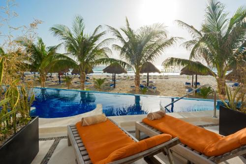Suite Junior con acceso directo a la piscina - Solo adultos del hotel Flamingo Cancun All Inclusive. Foto 3