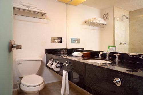 Habitación Estandar del hotel Flamingo Cancun All Inclusive. Foto 4