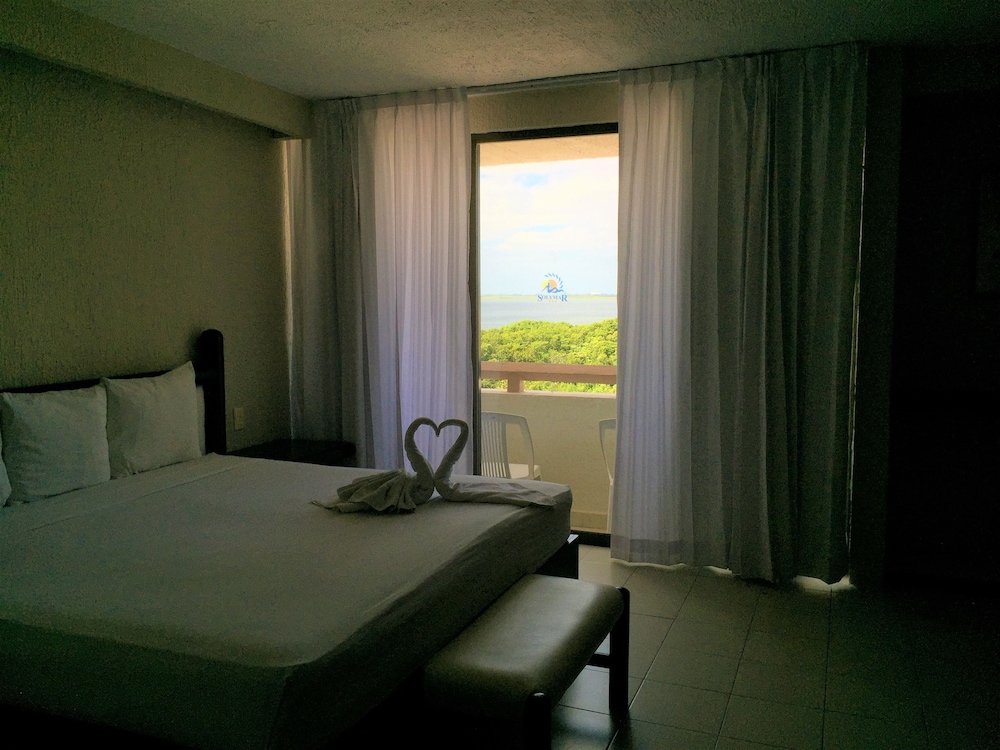 Habitación estándar (No internet access in room) del hotel Solymar Cancun Beach Resort. Foto 3
