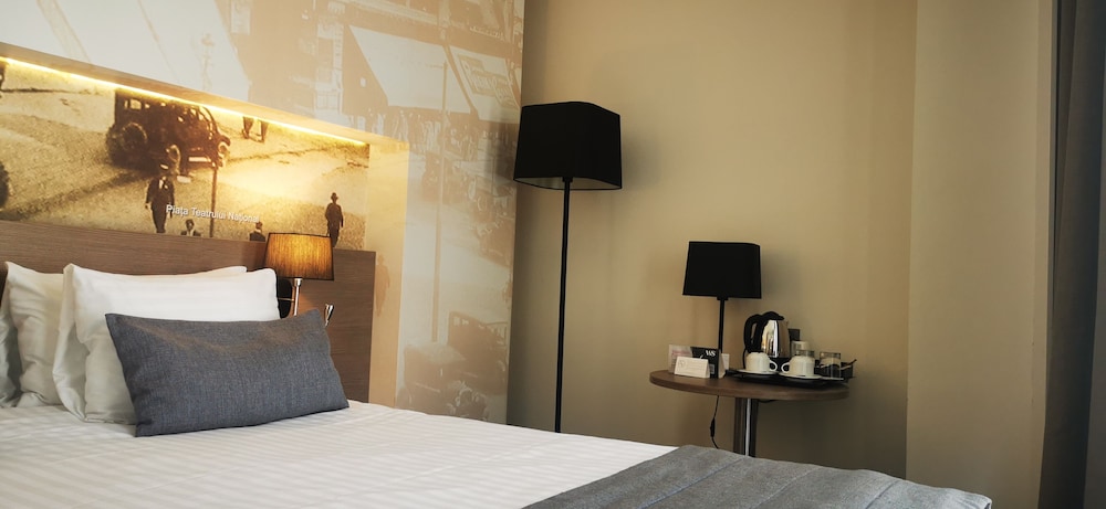 Habitación Superior con 1 cama doble del hotel Mercure Bucharest City Center. Foto 3