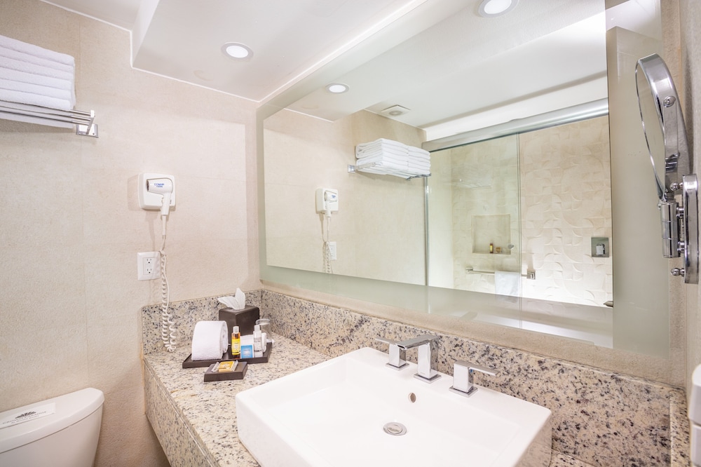 Habitación Estandar del hotel Crown Paradise Club Cancun All Inclusive. Foto 4