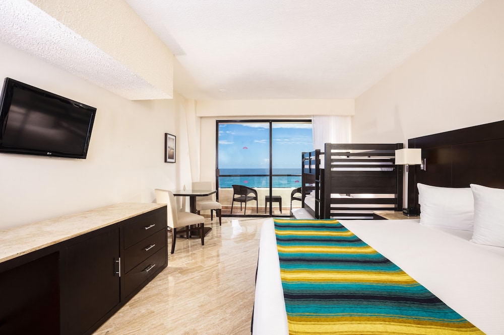 Habitación Estándar Plus del hotel Crown Paradise Club Cancun All Inclusive