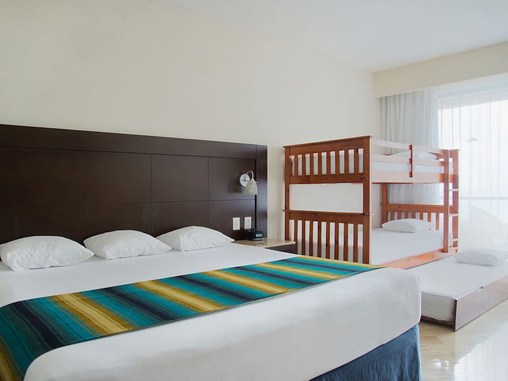 Habitación Estándar Plus del hotel Crown Paradise Club Cancun All Inclusive. Foto 2